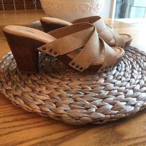 Sonoma Esme Honey slides/sandals